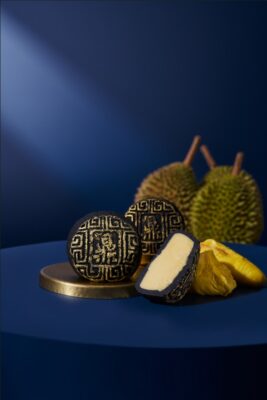 Pahang Highlands Black Gold Mao Shan Wang Durian Snow Skin Mooncake - 8 pcs in Designer Snowskin Mooncake Box