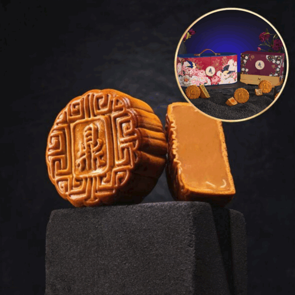 Signature White Lotus Mooncake - 4 pcs per Choice of Designer Box