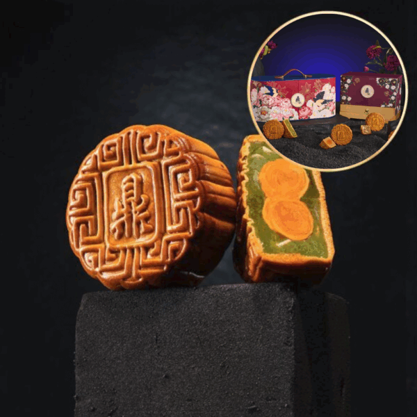 Traditional Pandan Lotus Double Yolk Mooncake – 4 pcs with Majestic Designer Mooncake Box